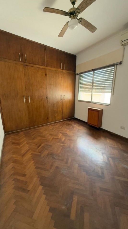 EN VENTA AMPLIO DEPARTAMENTO EN PLANTA ALTA - EXCELENTE UBICACION