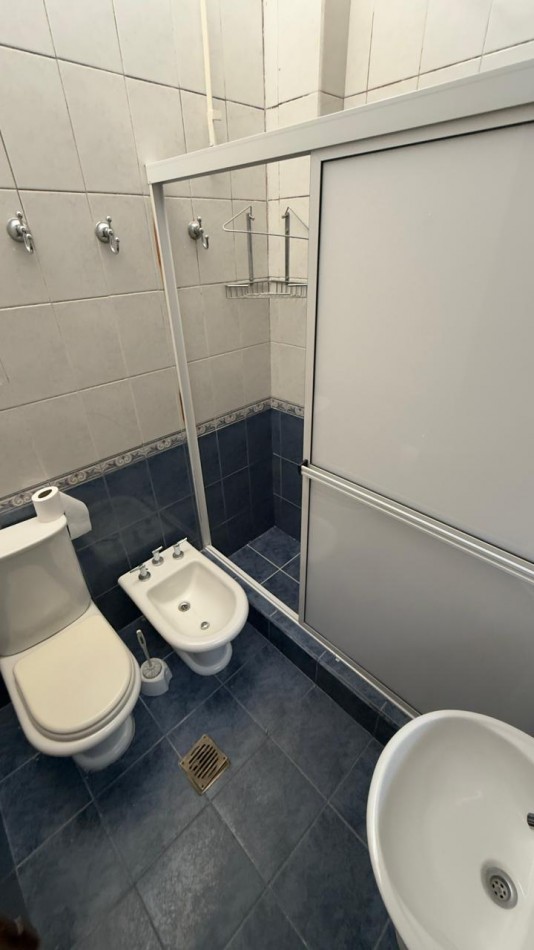 EN VENTA AMPLIO DEPARTAMENTO EN PLANTA ALTA - EXCELENTE UBICACION