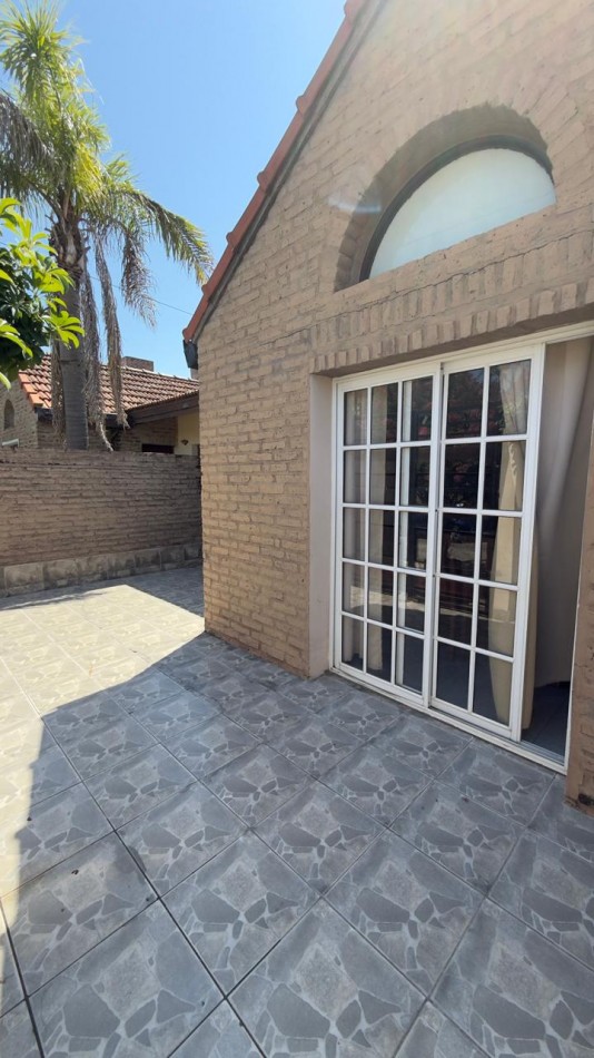 EN VENTA CASA SAN BENITO - EXCELENTE ZONA