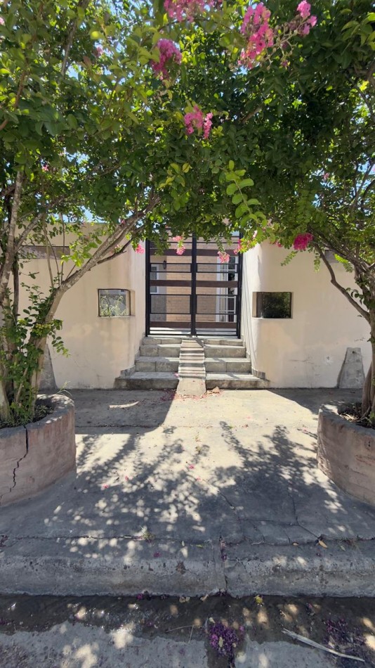 EN VENTA CASA SAN BENITO - EXCELENTE ZONA