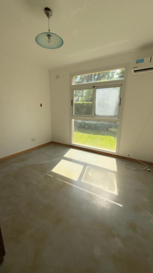 EN VENTA MODERNA CASA QUINTA - SAUCE MONTRUL