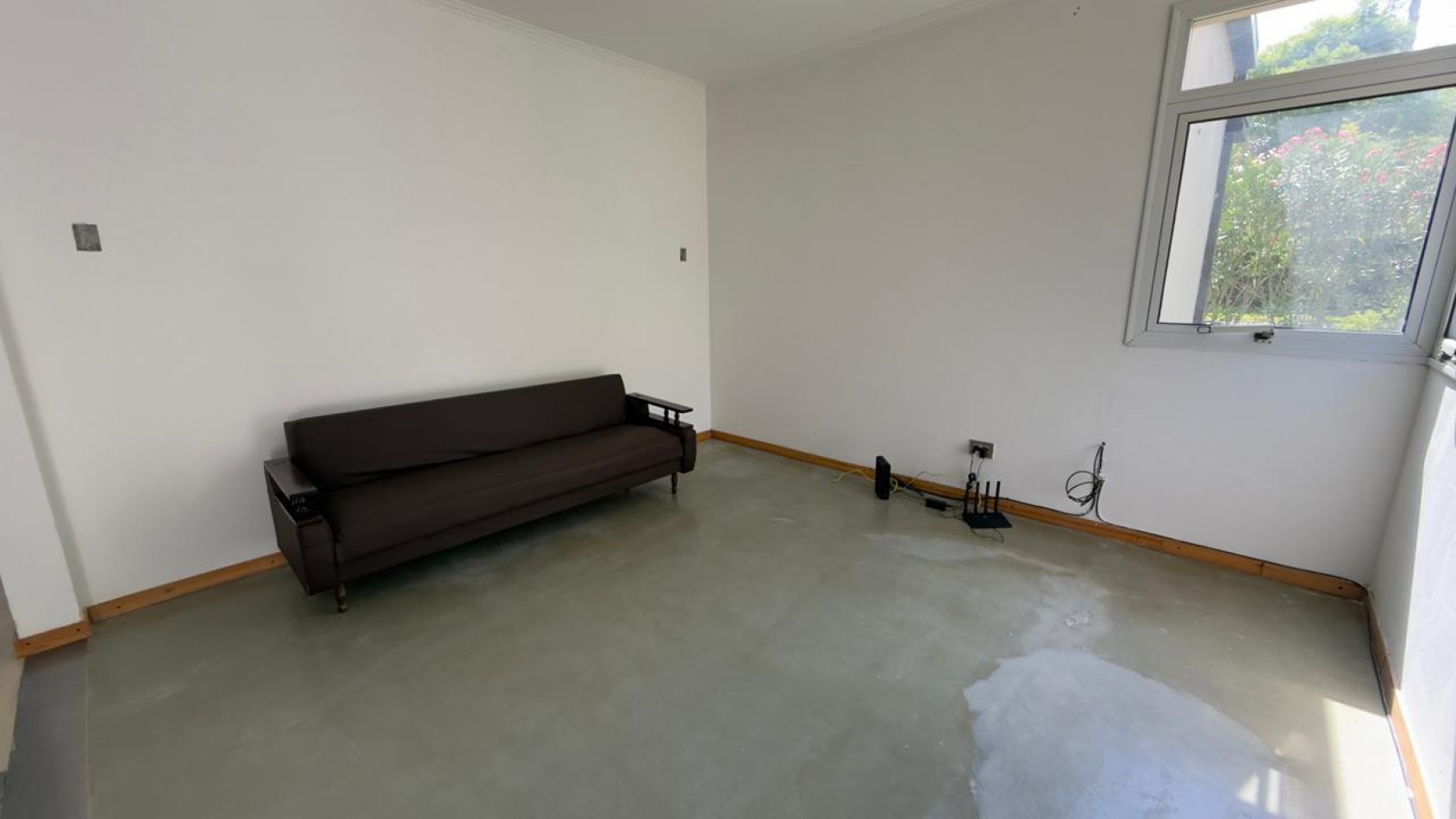 EN VENTA MODERNA CASA QUINTA - SAUCE MONTRUL