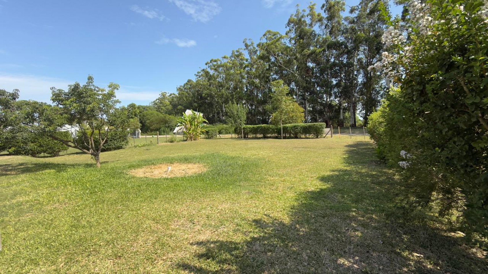 EN VENTA MODERNA CASA QUINTA - SAUCE MONTRUL