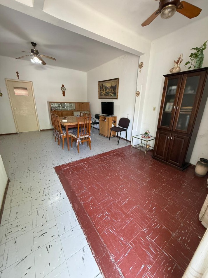 EN VENTA CASA 2 DORMITORIOS - EXCELENTE UBICACION