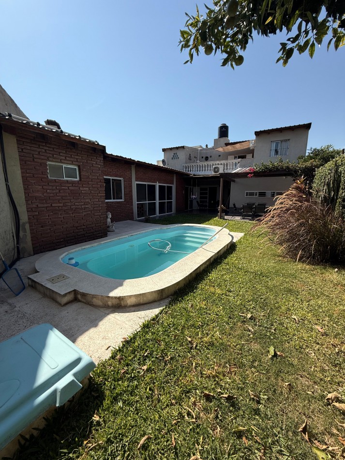 EN VENTA HERMOSA CASA DE DOS PLANTAS - APTA CREDITO HIPOTECARIO