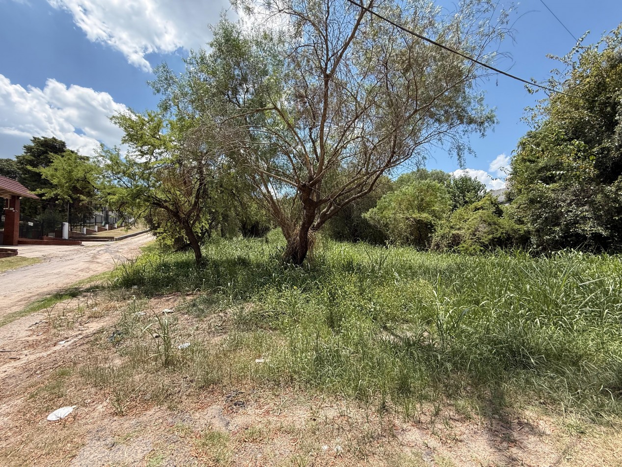 EN VENTA TERRENO- ZONA SINDICATO DE CAMIONEROS !!