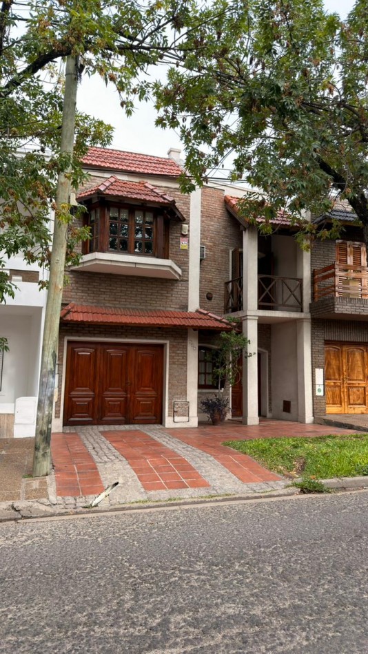 HERMOSA CASA ZONA BOULEVARES !!! 