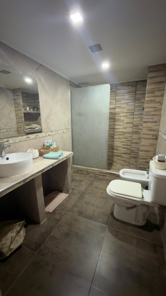 Venta Casa Soñada con Pileta y Quincho con amplio terreno !!!