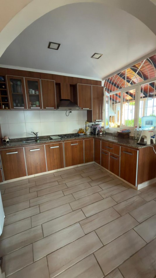 Venta Casa Soñada con Pileta y Quincho con amplio terreno !!!