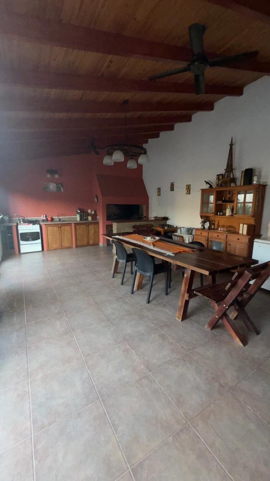 Venta Casa Soñada con Pileta y Quincho con amplio terreno !!!