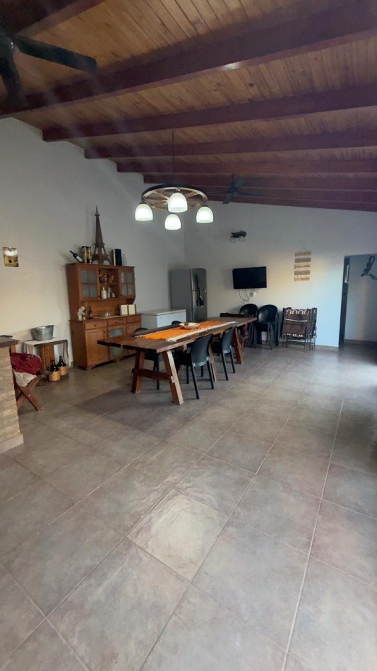 Venta Casa Soñada con Pileta y Quincho con amplio terreno !!!