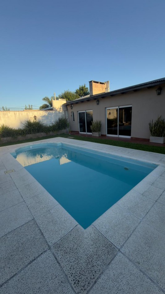 Venta Casa Soñada con Pileta y Quincho con amplio terreno !!!