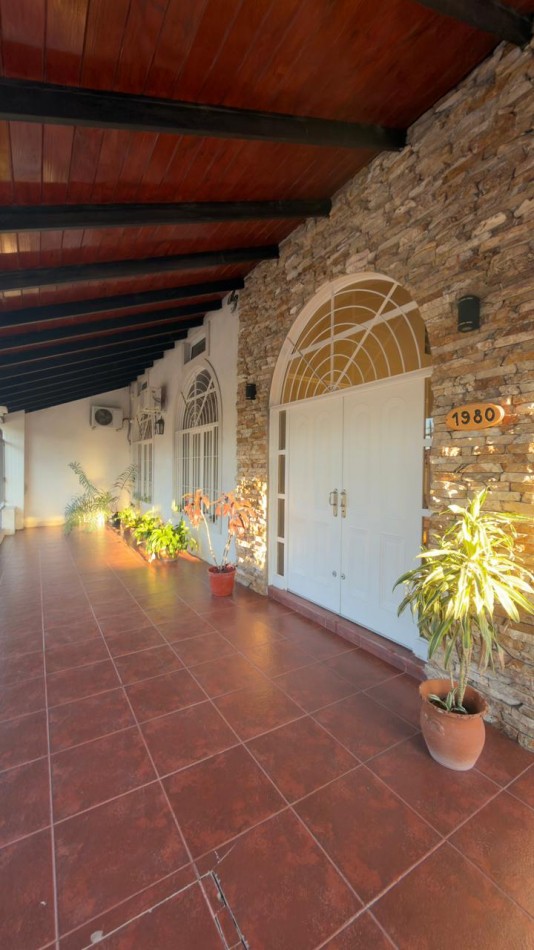 Venta Casa Soñada con Pileta y Quincho con amplio terreno !!!