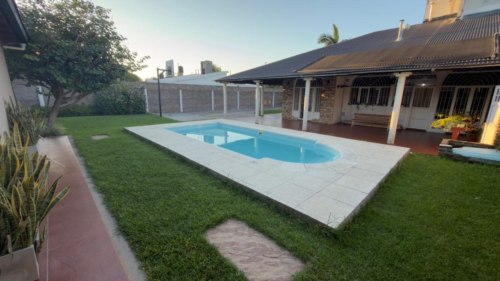 Venta Casa Soñada con Pileta y Quincho con amplio terreno !!!