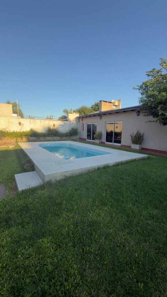 Venta Casa Soñada con Pileta y Quincho con amplio terreno !!!
