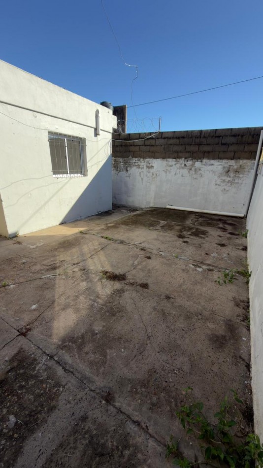 EN VENTA CASA 2 DORM- CALLE BLAS PARERA !!! 