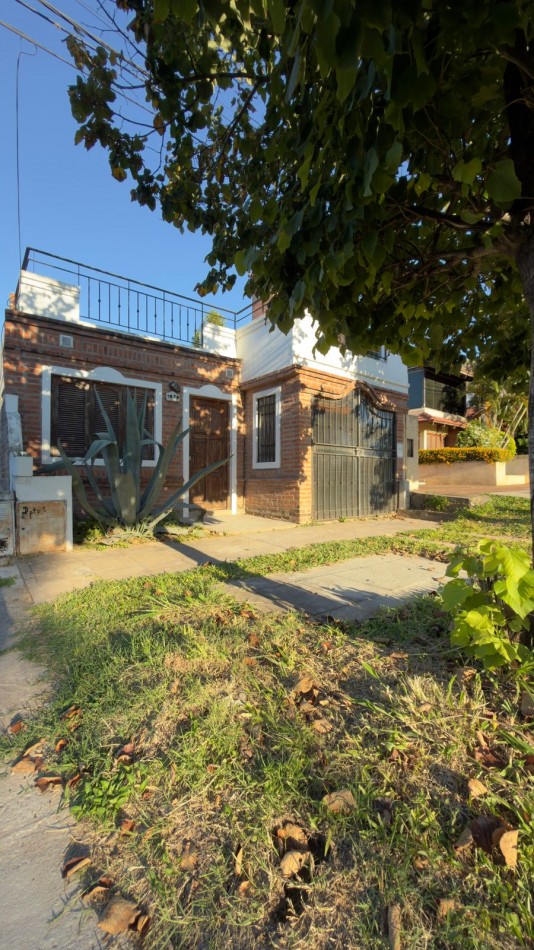 EN VENTA CASA 2 DORM- CALLE BLAS PARERA !!! 