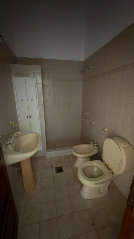 VENTA COMODA CASA 4 DORMITORIOS ZONA BOULEVARES !!! 