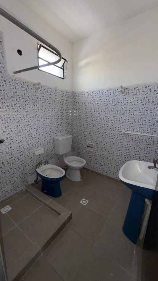 VENTA COMODA CASA 4 DORMITORIOS ZONA BOULEVARES !!! 