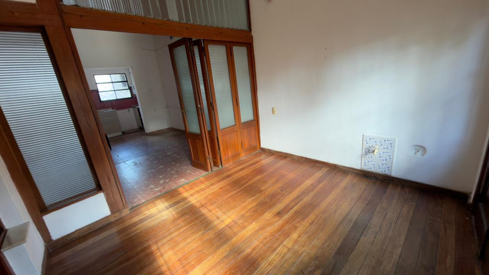 VENTA COMODA CASA 4 DORMITORIOS ZONA BOULEVARES !!! 