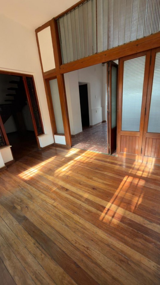 VENTA COMODA CASA 4 DORMITORIOS ZONA BOULEVARES !!! 