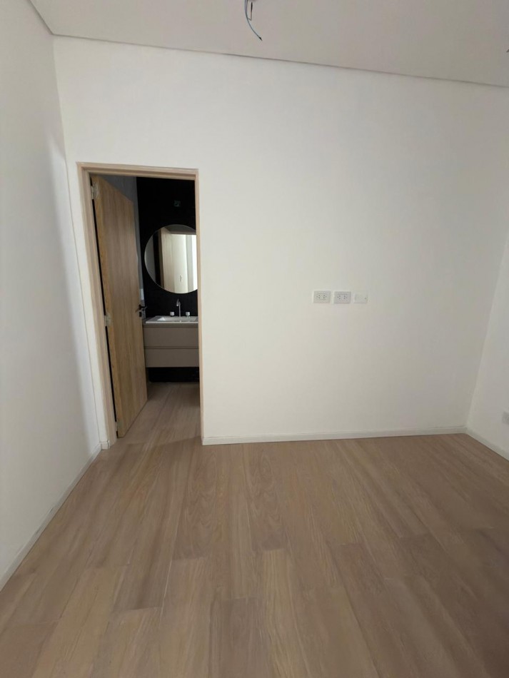 VENTA HERMOSA CASA 3 DORM ZONA PARQUE !!!