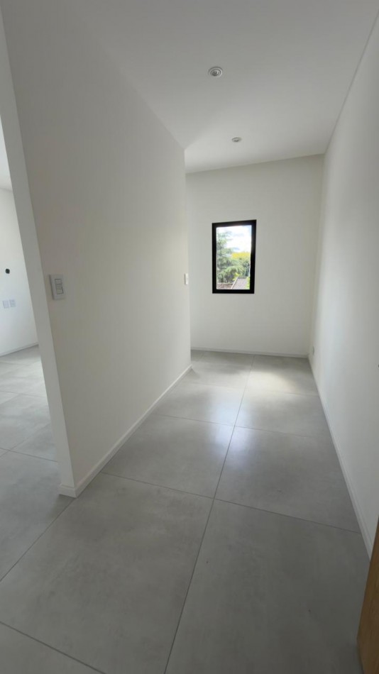 VENTA HERMOSA CASA 3 DORM ZONA PARQUE !!!
