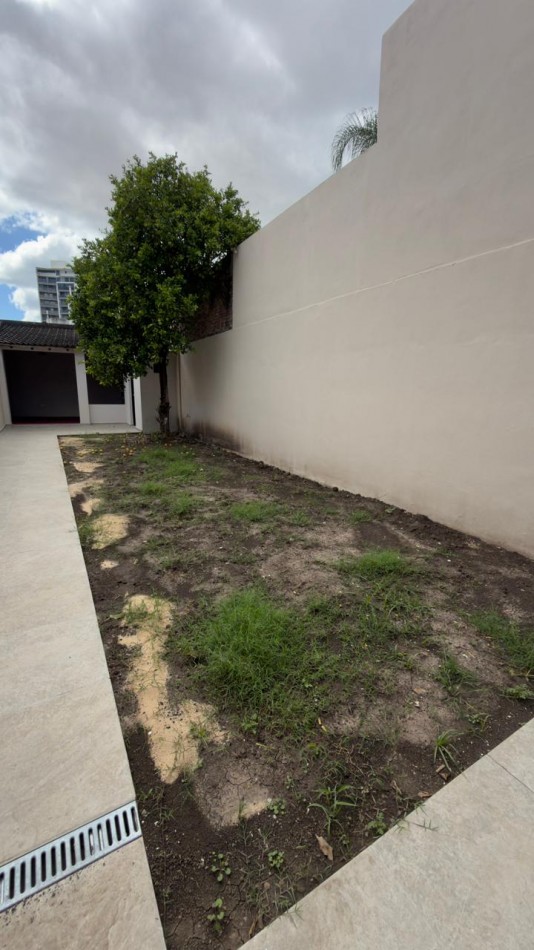 VENTA HERMOSA CASA 3 DORM ZONA PARQUE !!!