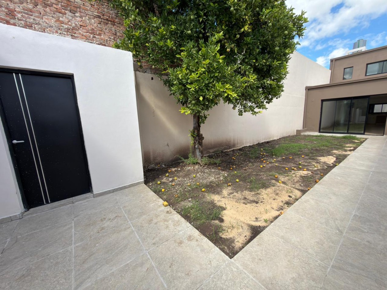 VENTA HERMOSA CASA 3 DORM ZONA PARQUE !!!