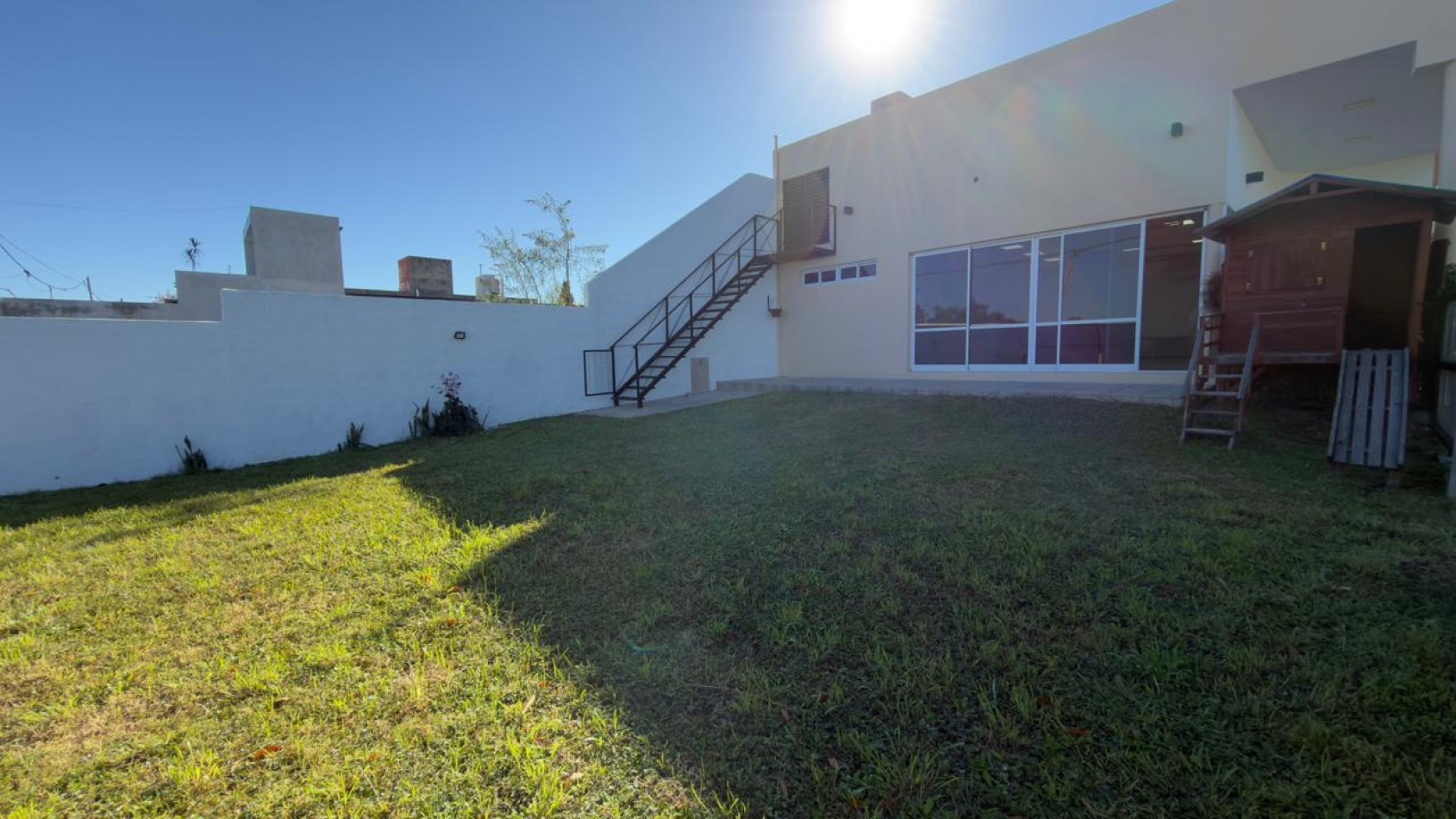 VENTA HERMOSO SALON DE EVENTOS - ZONA TRIANGULAR !!!