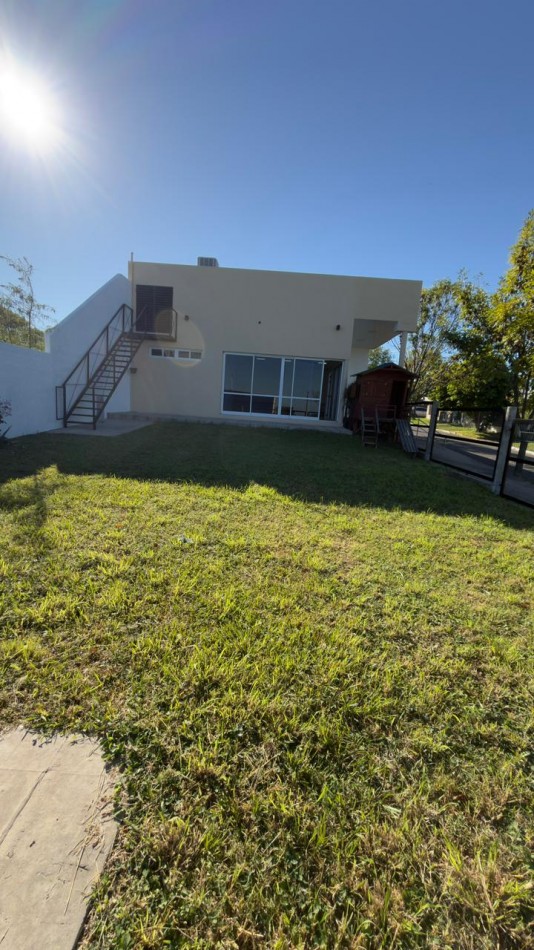 VENTA HERMOSO SALON DE EVENTOS - ZONA TRIANGULAR !!!