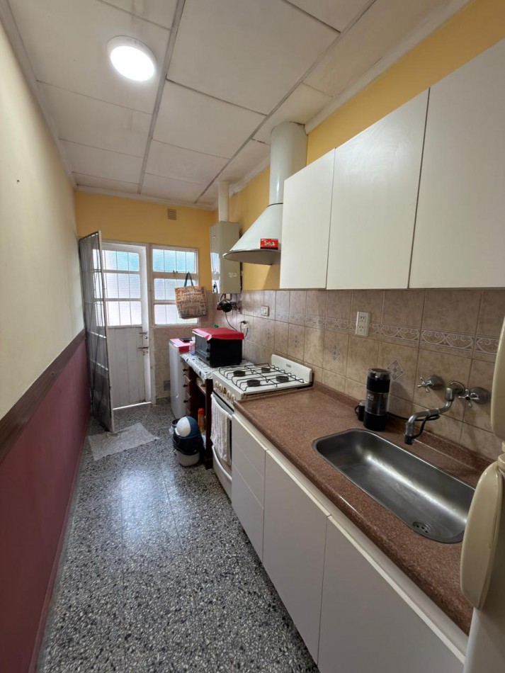 EN VENTA COMODA CASA FAMILIAR EN B° VAIRETTI, LISTA PARA MUDARSE !!!