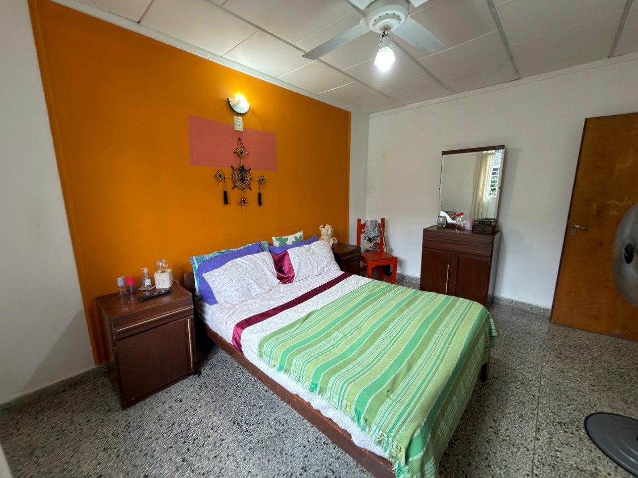 EN VENTA COMODA CASA FAMILIAR EN B° VAIRETTI, LISTA PARA MUDARSE !!!