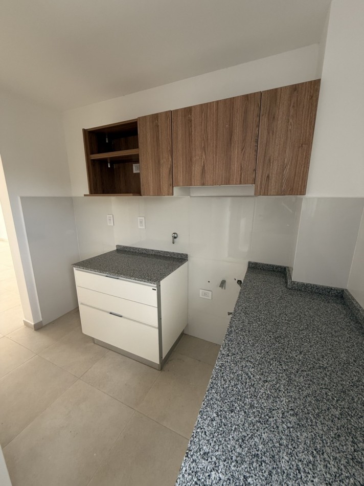 VENTA HERMOSO DPTO DE 2 DORM CON COCHERA-ZONA BOULEVARES !!!