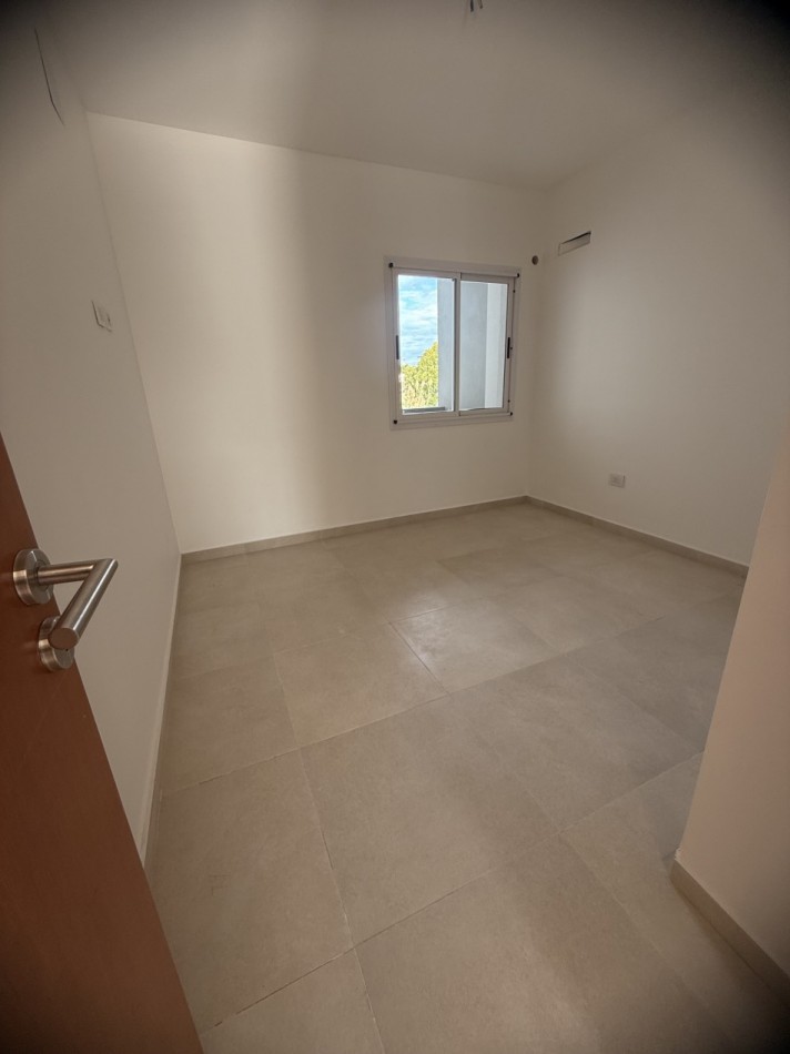 VENTA HERMOSO DPTO DE 2 DORM CON COCHERA-ZONA BOULEVARES !!!