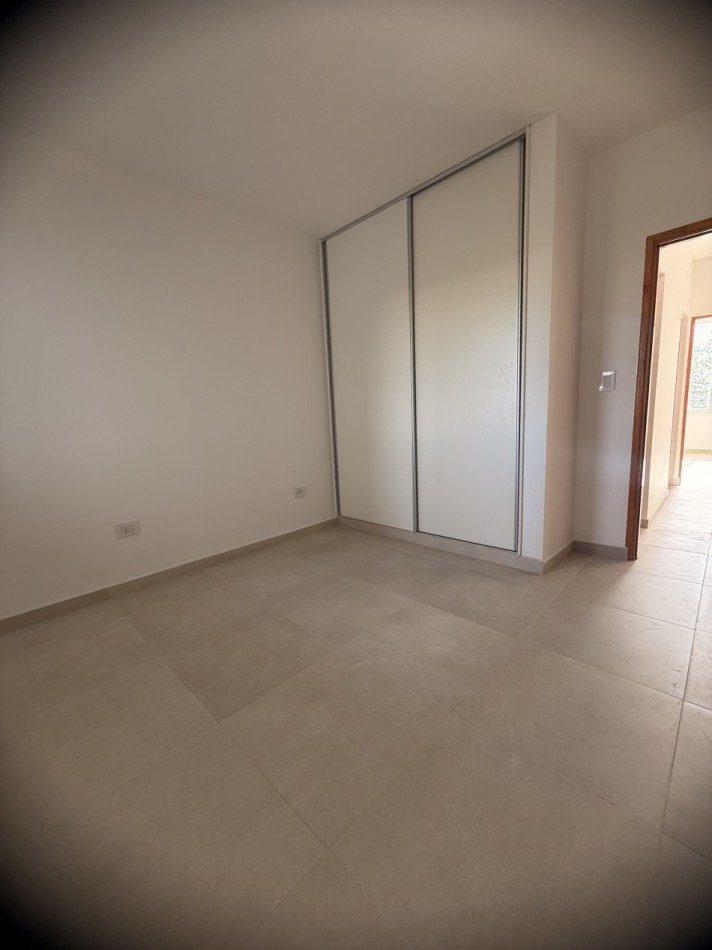 VENTA HERMOSO DPTO DE 2 DORM CON COCHERA-ZONA BOULEVARES !!!