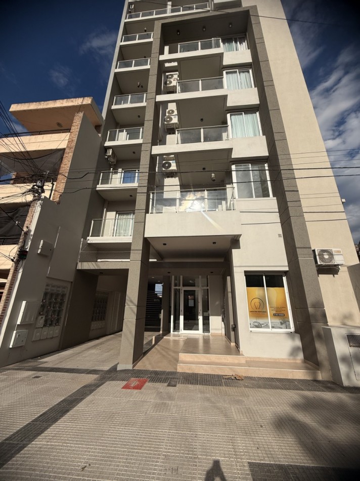 VENTA HERMOSO DPTO DE 2 DORM CON COCHERA-ZONA BOULEVARES !!!