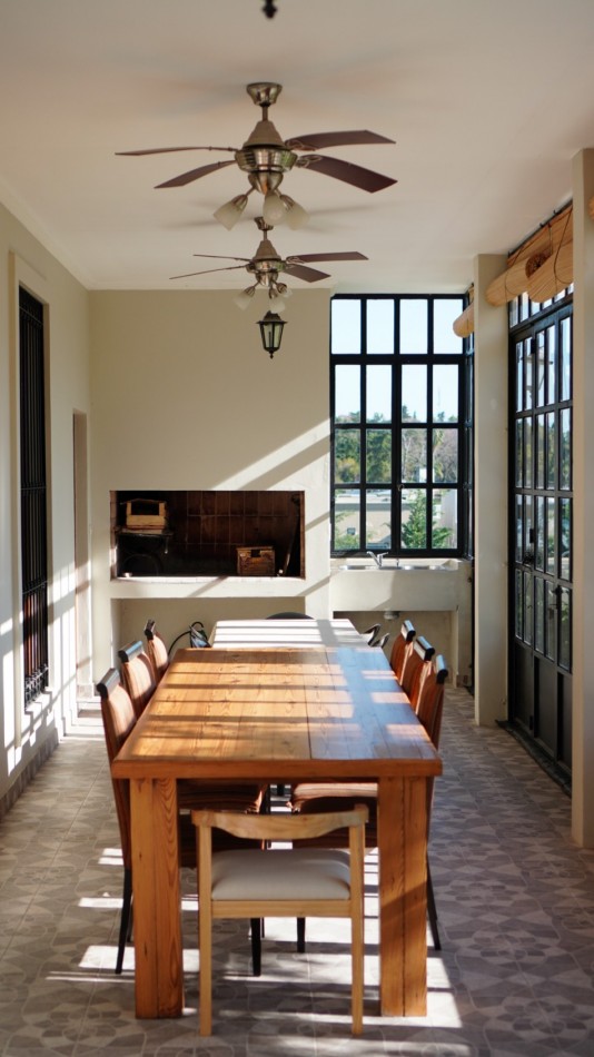 EN VENTA LUJOSA CASA ZONA NORTE