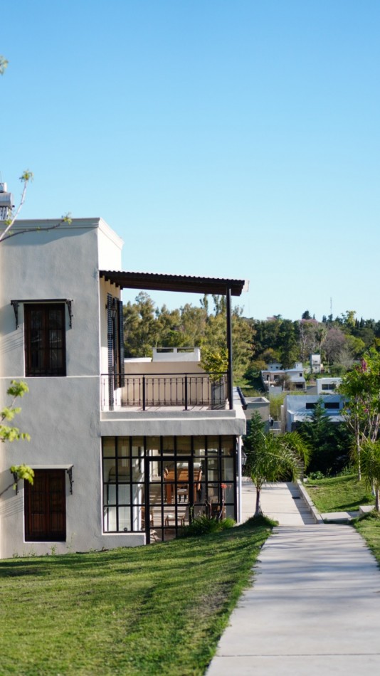 EN VENTA LUJOSA CASA ZONA NORTE