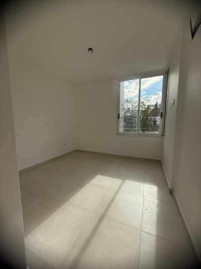 VENTA HERMOSO DPTO DE 2 DORM CON COCHERA-ZONA BOULEVARES !!!