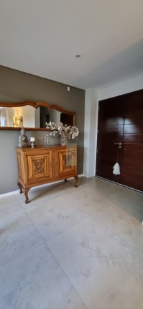 VENTA CASA DE CATEGORIA ZONA NORTE !!! 