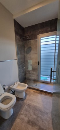 VENTA CASA DE CATEGORIA ZONA NORTE !!! 