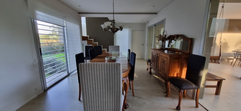 VENTA CASA DE CATEGORIA ZONA NORTE !!! 