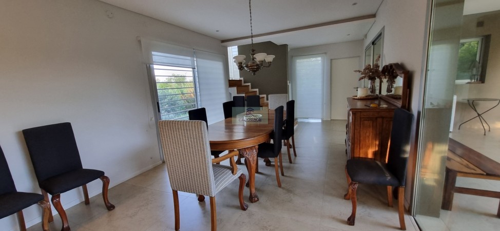VENTA CASA DE CATEGORIA ZONA NORTE !!! 