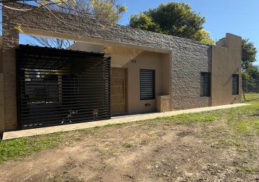 EN VENTA CASA ZONA TOMA // 3 DORM!!!