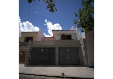 EN VENTA HERMOSA CASA DE 4 DORMITORIOS 